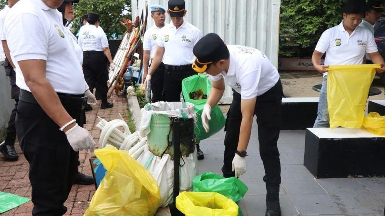 Polres Kepulauan Seribu Gencarkan Program Jaga Jakarta Bersih untuk Lingkungan Asri