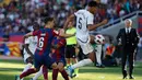 Hasil ini menandai kekalahan pertama Barcelona di LaLiga musim ini. Pasukan Xavi Hernandez pun tertahan di peringkat tiga dengan perolehan 24 angka. (AP Photo/Joan Monfort)