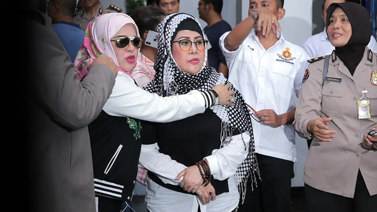 [Bintang] Elvy Sukaesih