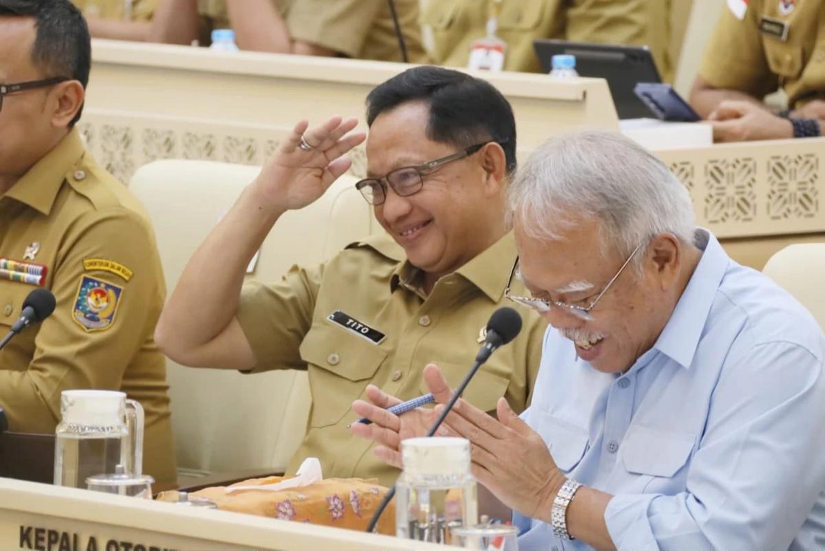 Mendagri Tito Karnavian saat Rapat Kerja dan Rapat Dengar Pendapat bersama Komisi II DPR RI