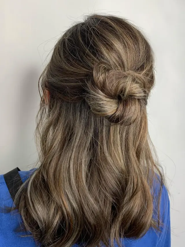 Model Rambut korea Half 'N' Half untuk Rambut Panjang (Foto: Instagram @artesoly_ )