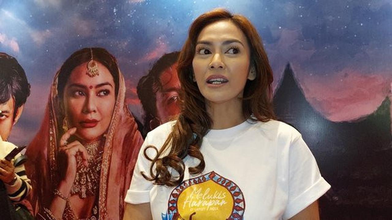 Cerita Masayu Anastasia Syuting di Depan Rumah Amitabh Bachchan: 5 Jam Nunggunya, Terus Keluar Cuma 2 Menit