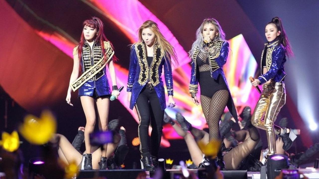 Kemudian, Park Bom, Sandara Park, CL dan Gong Minzy, muncul dalam gelaran Mnet Music Asian Awards 2015 yang disambut riuh oleh Blackjack (para fans 2NE1).
