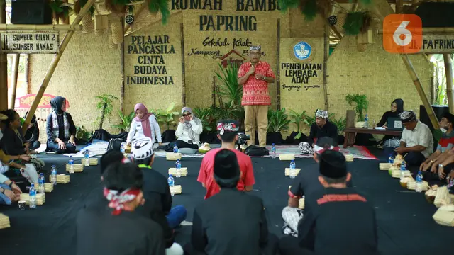Direktur KMA Kemendikbudristek Sjamsul Hadi kunjungi Kampoeng Batara Banyuwangi (Hermawan Arifianto/Liputan6.com)
