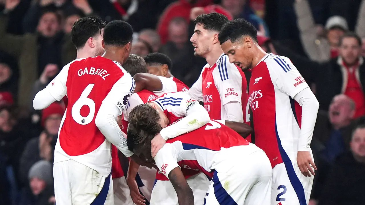 Foto: Comeback Apik Atas Tottenham, Arsenal Bayangi Liverpool di Klasemen Liga Inggris