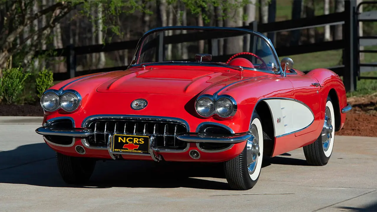 Pria Ini Punya 6 Chevrolet Corvette Langka (Carscoops)