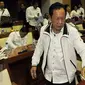 Kepala BIN, Sutiyoso usai raker dengan Komisi I DPR di Senayan, Jakarta, Senin (29/2/2016). Sutiyoso menyebut apa yang mereka rencanakan dalam revisi UU Terorisme itu disepakati oleh Komisi I DPR.(Liputan6.com/JohanTallo)