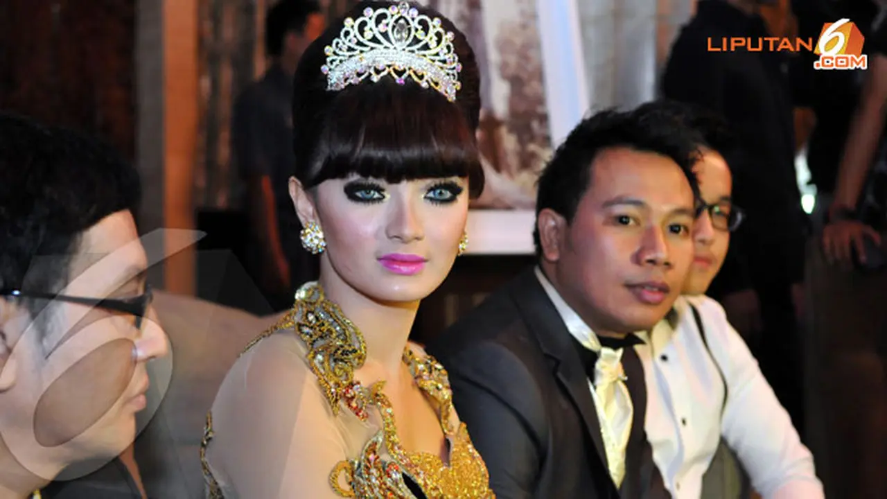 zaskia-nikah2-panji-diksana-130902b.jpg