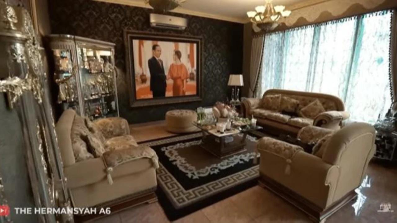 Intip 7 Foto Ruang Tamu Inul Daratista, Perpaduan Klasik dan Modern yang Mewah