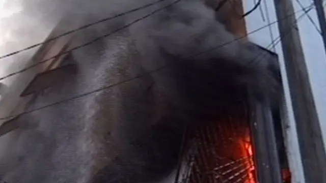 Bangunan 3 Lantai di Ulujami Terbakar