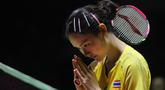 Pebulu tangkis tunggal putri Thailand, Pitchamon Opatniput memberikan salam kepada wasit sebelum laga final Indonesia Masters 2026 melawan wakil China, Chen Yu Fei yang berlangsung di Istora, Senayan, Jakarta, Minggu (25/01/2026). (Bola.com/Bagaskara Lazuardi)