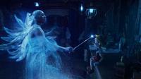 Selain yang telah disebut, sejumlah bintang lain juga ikut tampil di film ini. Termasuk nomine Oscar Cynthia Erivo yang berperan sebagai si Peri Biru. Hadir pula Keegan-Michael Key, Luke Evans, dan lainnya. (Foto: Disney Plus Hotstar)