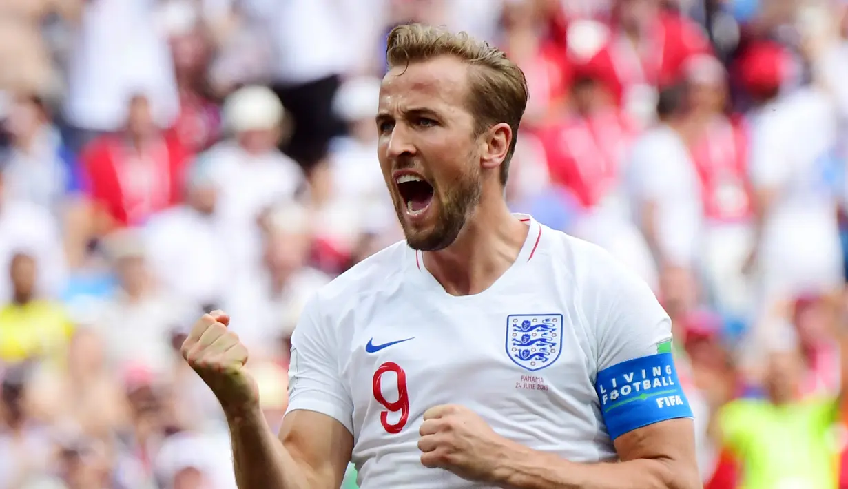 Pemain Inggris, Harry Kane melakukan selebrasi usai mencetak gol ke gawang Panama dalam Piala Dunia di Nizhny Novgorod Stadium, Nizhny Novgorod, Rusia, 24 Juni 2018. Harry Kane masuk dalam kandidat pemain terbaik FIFA 2018. (AFP PHOTO/Martin BERNETTI)