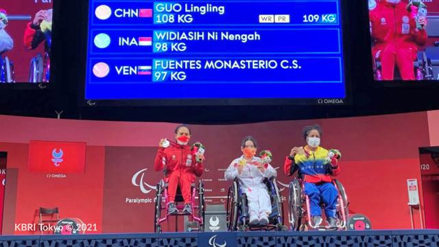 Ni Nengah Widiasih meraih medali perak di Paralimpiade Tokyo 2020.