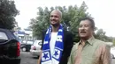 Sergio van Dijk saat mengunjungi mess Persib Bandung di Bandung, Rabu (18/5/2016). (bola.com/Erwin Snaz)