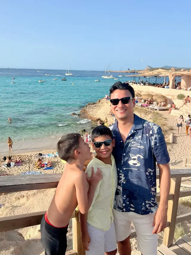 Titi Kamal bareng Christian Sugiono liburan (Instagram/titi_kamall)