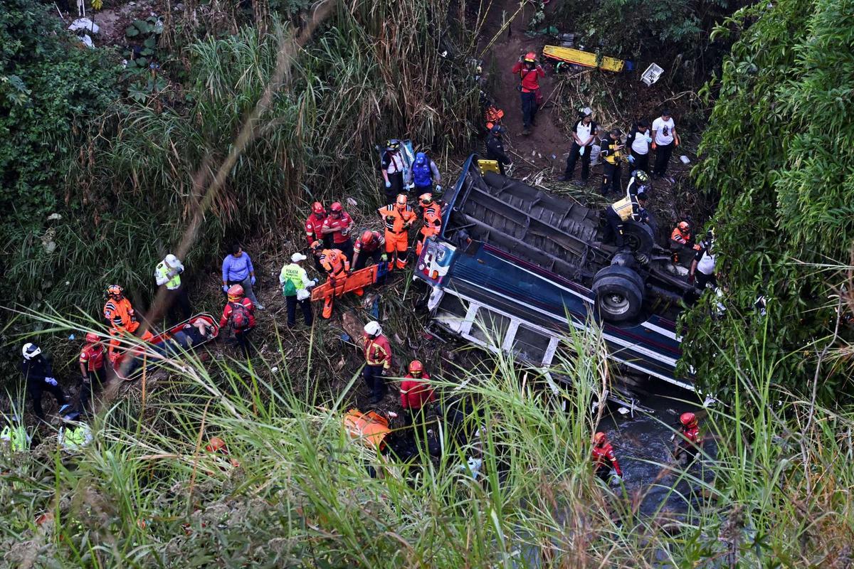 Bus masuk jurang di Guatemala