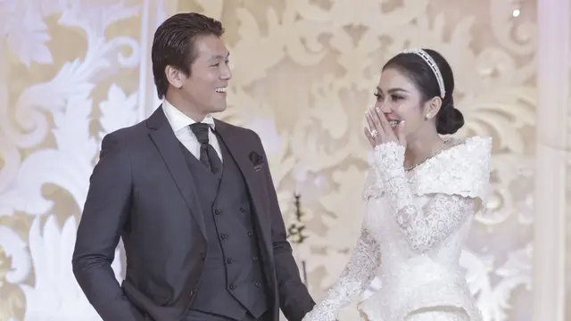 [Fimela] Syahrini dan Reino Barack