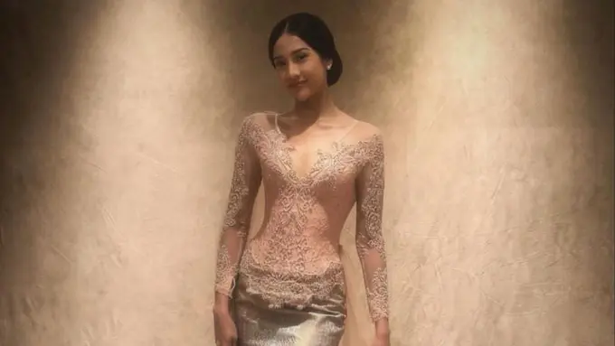 Potret Anya Geraldine dalam Balutan Kebaya