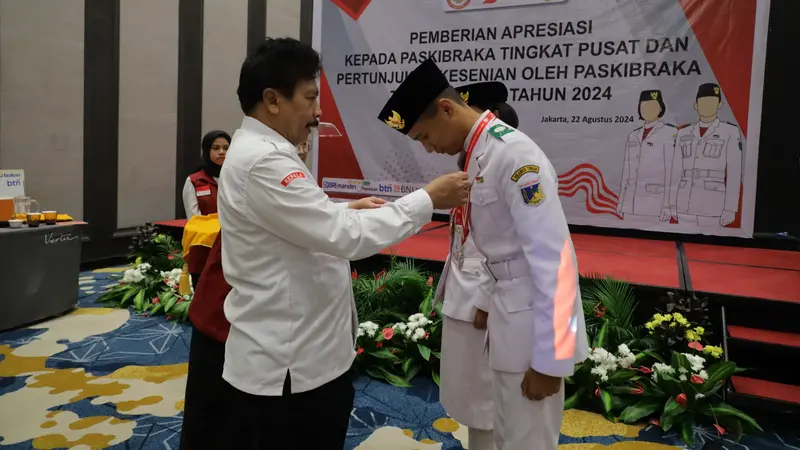 Sebanyak 76 Pasukan Pengibar Bendera Pusaka (Paskibraka) Tingkat Pusat Tahun 2024 secara simbolis dilepas langsung Kepala Badan Pembinaan Ideologi Pancasila (BPIP) Prof Yudian Wahyudi, Jumat, (23/8) (Istimewa)