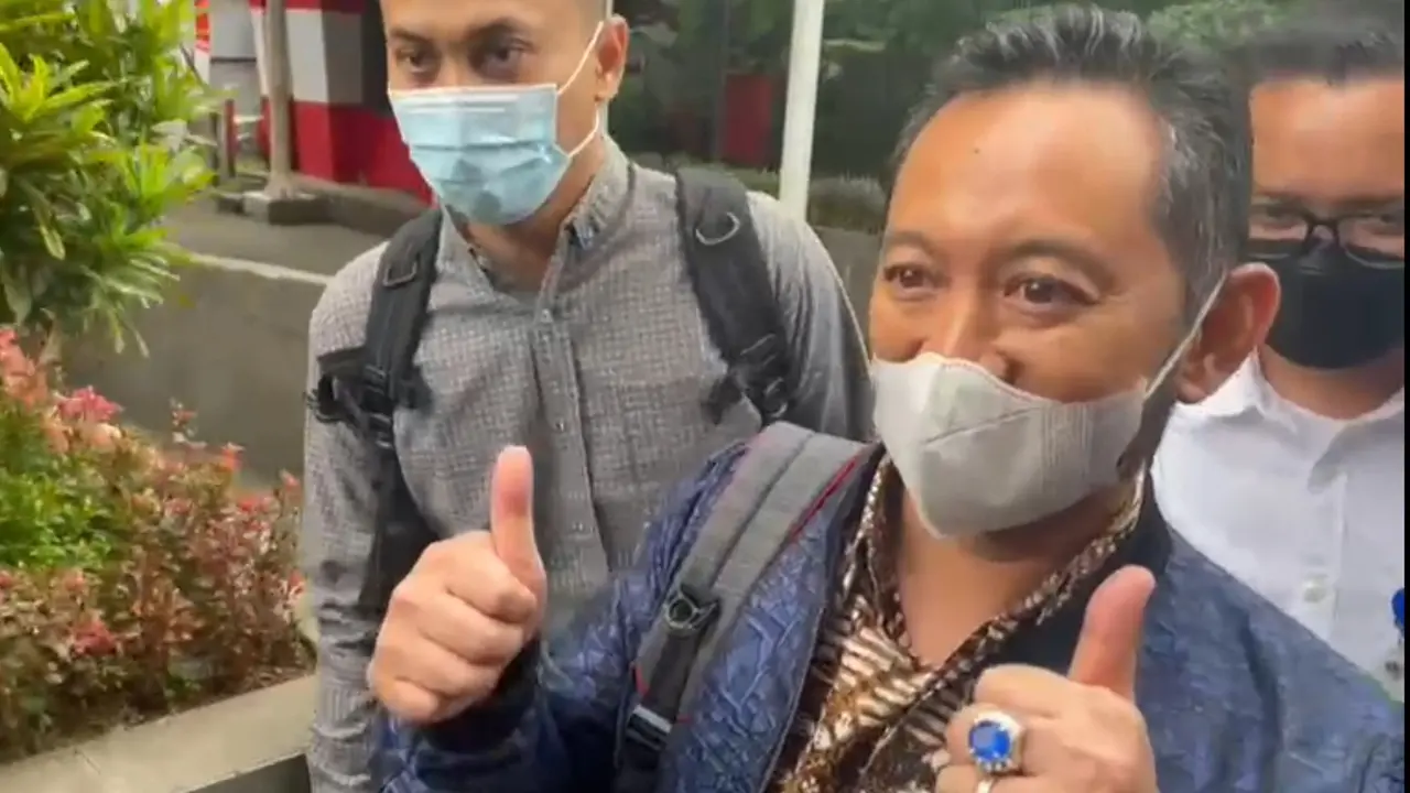Kepala Kantor Bea Cukai Makassar Andhi Pramono memenuhi panggilan Komisi Pemberantasan Korupsi (KPK), Selasa (14/3/2023).