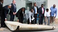 Puing milik MH370 yang ditemukan di Tanzania (Reuters)