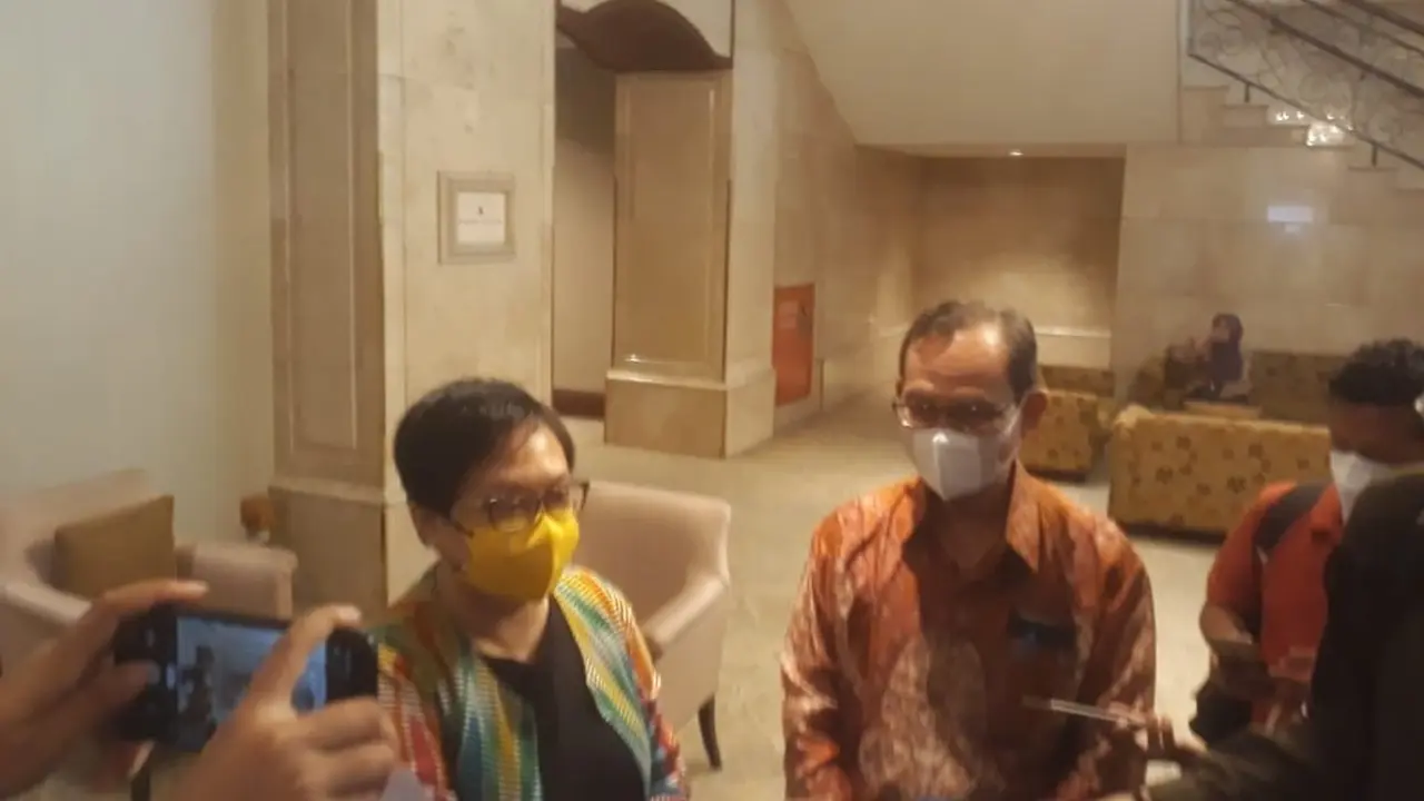 Direktur SEAMEO RECFON Muchtaruddin Mansyur (kanan) dan Peneliti senior SEAMEO Grace Wangge. (Istimewa)