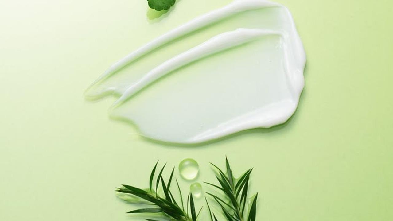 Ilustrasi Skincare yang Mengandung Green Tea (©Pinterest)