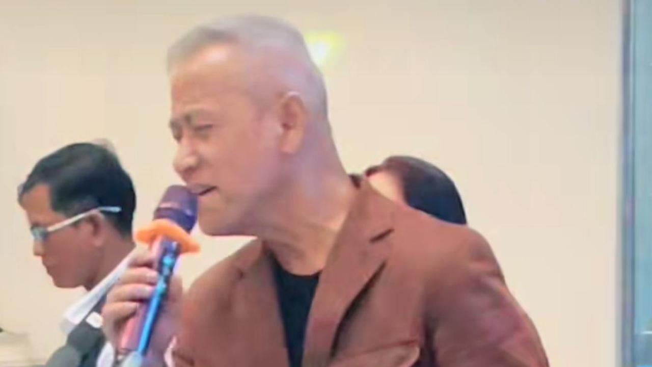 Penampilan Tommy J Pisa langsung mencuri perhatian para netizen.&nbsp;<br>