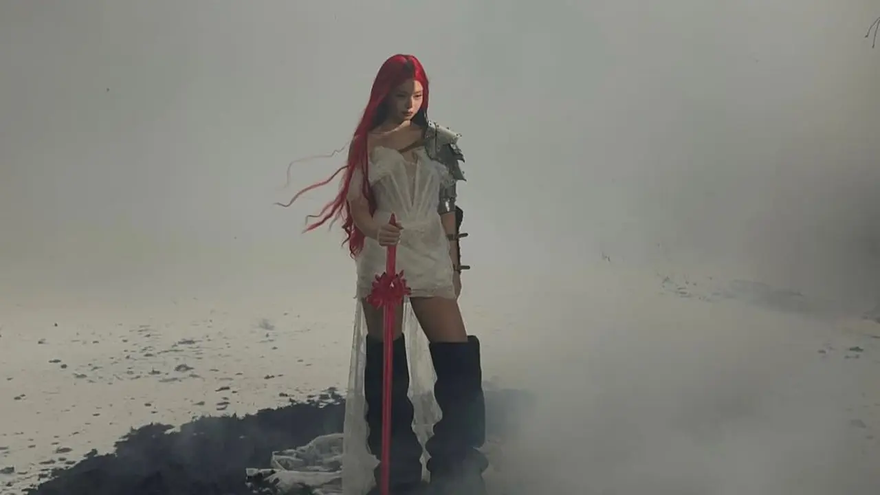 Perlihatkan Koreografi Tajam, Jennie Rilis MV 'Like JENNIE' yang Memukau