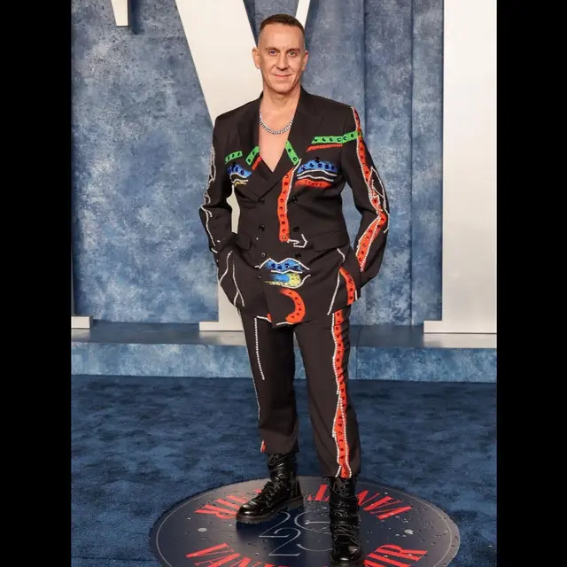 Jeremy Scott Tanggalkan Jabatan Direktur Kreatif Moschino Setelah 1 Dekade