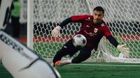 Emil Audero Pamer Potret Latihan di Jakarta Jelang Laga Timnas Indonesia Vs Bahrain. (Dok: IG @emil_audero https://www.instagram.com/p/DHiJWZWJ9WY/?utm_source=ig_web_copy_link&amp;igsh=MzRlODBiNWFlZA==)