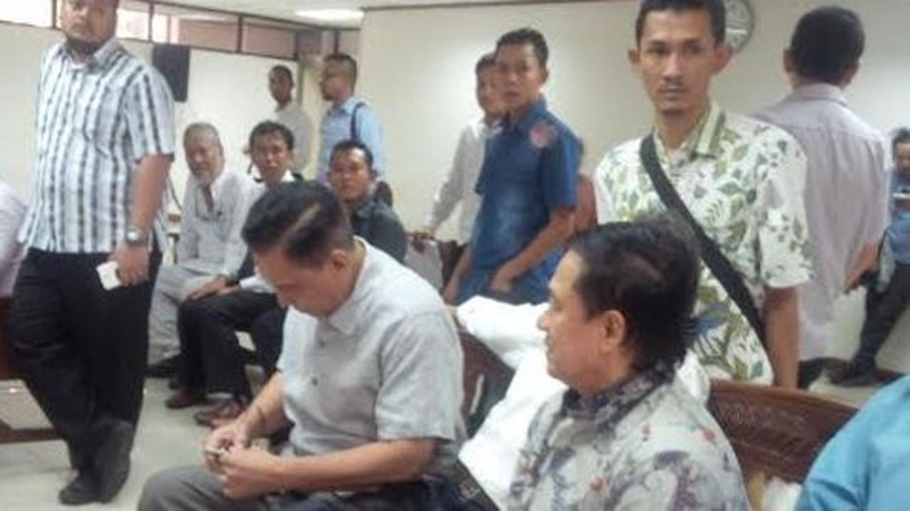Kerabat Sutan berulah di sidang, nyaris ribut dengan jaksa-wartawan