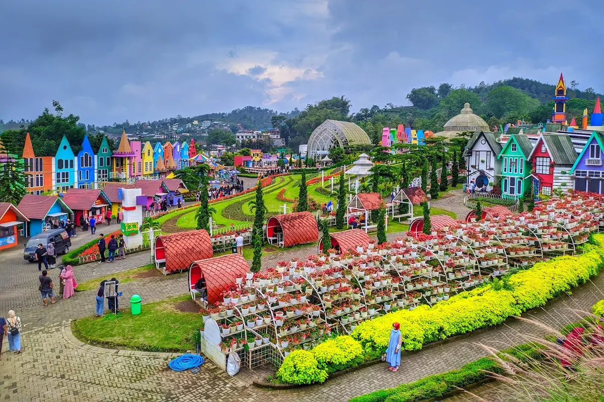 Flora Wisata Santerra de Laponte Malang