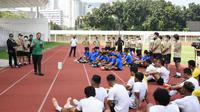 Ketua PSSI, Mochamad Iriawan, saat mengunjungi latihan Timnas Indonesia. (Dok PSSI).