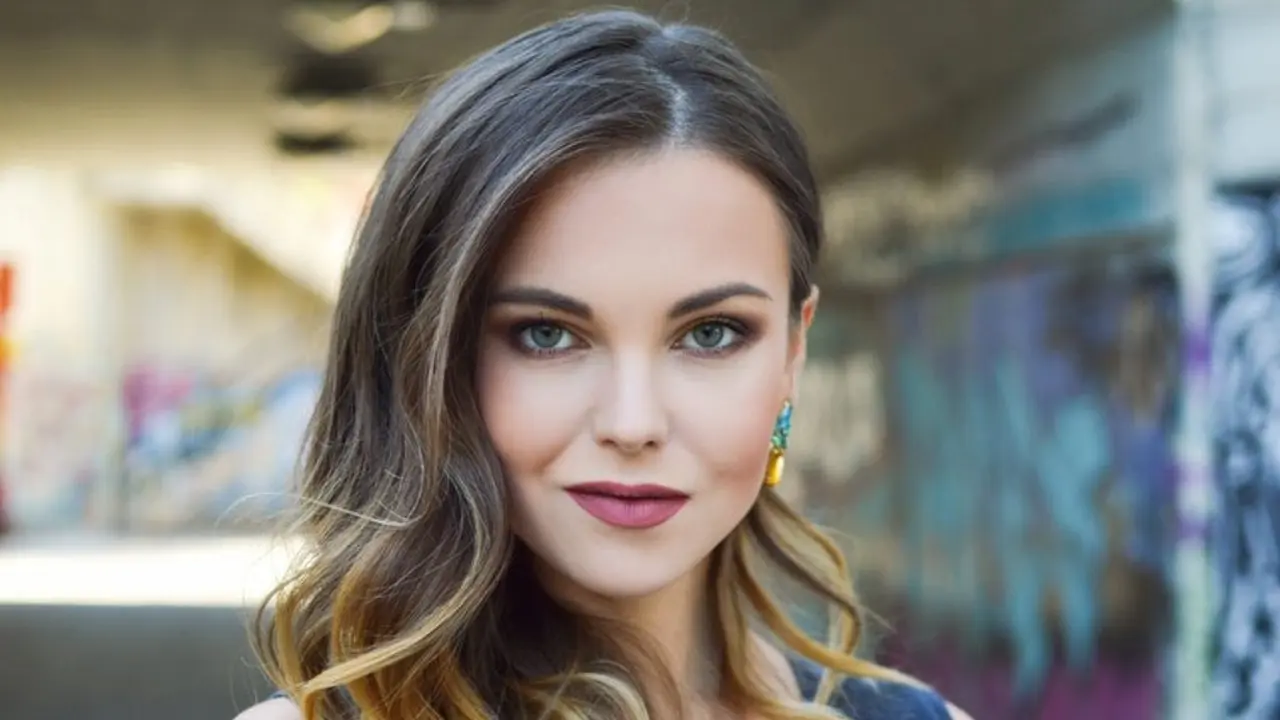 Tutorial Makeup Glowing yang Mudah Ditiru