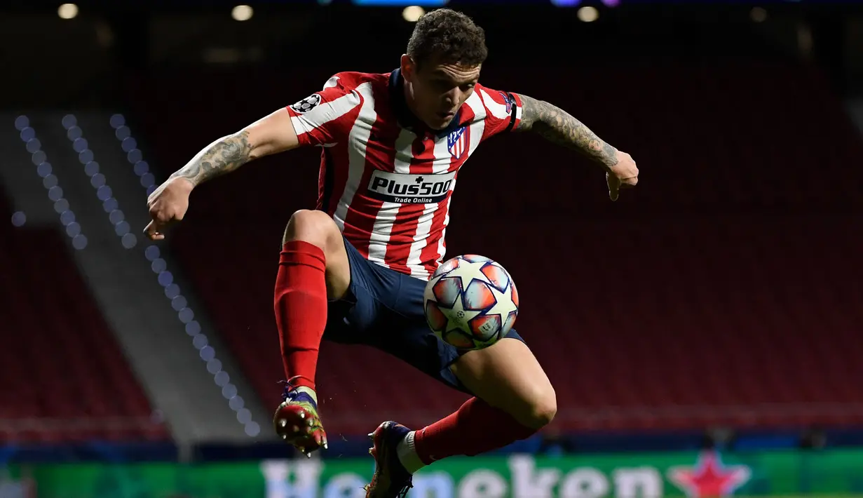Kieran Trippier akan menjadi pilihan yang cocok dengan skema 3-5-2 yang diterapkan oleh Ole Gunnar Solskjaer. Ia merupakan bek yang mampu melakukan kemampuan bertahan dan menyerang dengan sama baiknya. Ditambah, Trippier mengungkapkan ingin kembali ke negaranya, Inggris. (AFP/Pierre-Philippe Marcou)