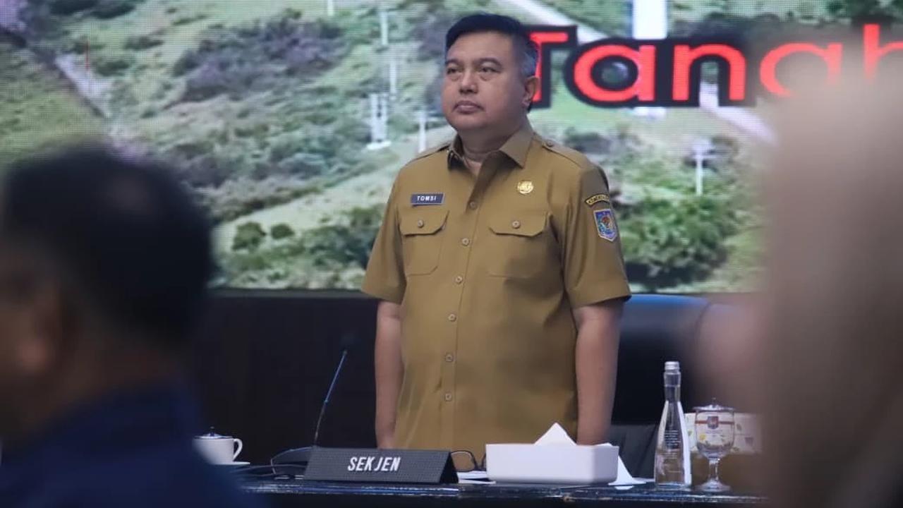 Sekjen Kemendagri Tomsi Tohir saat memimpin Rakor Pengendalian Inflasi Daerah