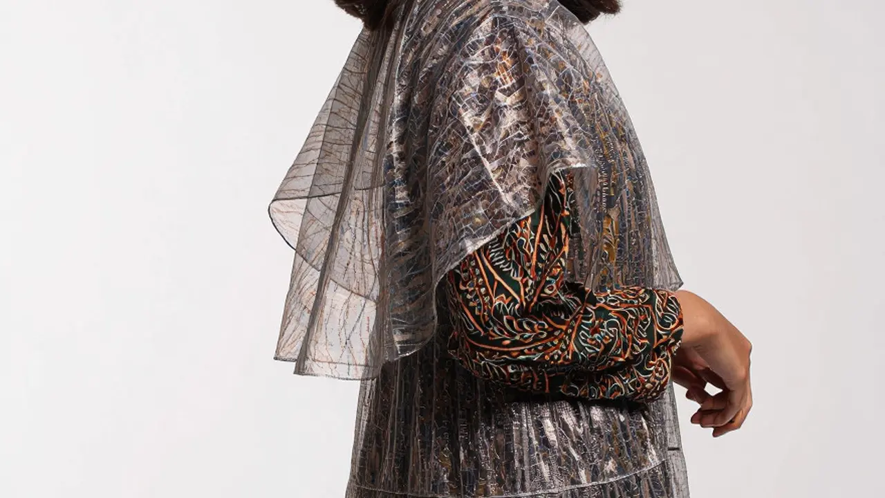 Batik Brokat Glamour Dress