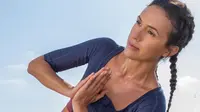 Adriene Mishler untuk kampanye "Yoga untuk Semua" oleh adidas. (dok. Instagram @adrienelouise/https://www.instagram.com/p/CdYpE6ruUhu/)