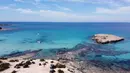 Pemandangan udara menunjukkan Semenanjung Akamas di sepanjang pantai barat Siprus (31/5/2020). Akamas adalah sebuah tanjung di ujung barat laut Siprus dengan luas 230 kilometer persegi. (AFP Photo/Etienne Torbey)
