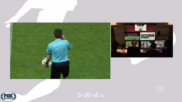 Berita video momen penalti aneh terjadi saat Mainz menghadapi Freiburg di Bundesliga 2017-2018. This video presented by BallBall.