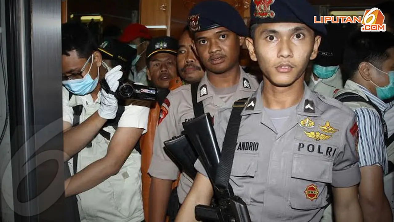 kpk-geledah-sutan-bhatoegana-3-140116c.j