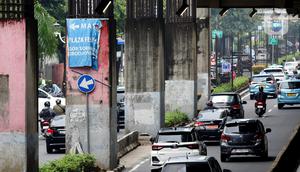 Gubernur Pramono Anung menyampaikan bahwa Pemerintah Provinsi (Pemprov) Daerah Khusus Jakarta akan menyelesaikan dan merapikan keberadaan tiang-tiang monorel yang mangkrak, mulai dari Jalan HR Rasuna Said di Jakarta Selatan hingga Jalan Asia Afrika di Jakarta Pusat. (Liputan6.com/Herman Zakharia)