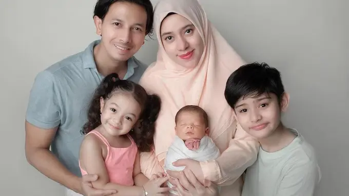 Jelang lebaran, Fairuz A Rafiq selalu salat tasbih bersama keluarga
