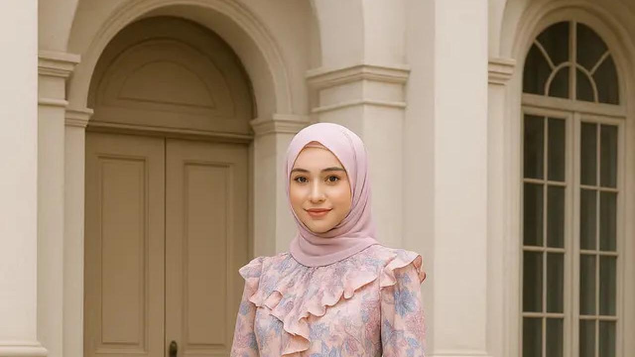 6 Rekomendasi Gamis Batik Belah Samping Modern 2025, Tampil Trendi dan Anggun