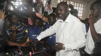 Legenda AC Milan yang terpilih jadi Presiden Liberia, George Weah. (AP Photo/Abbas Dulleh, File)