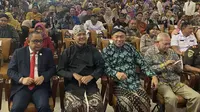 Calon presiden nomor urut 3 Ganjar Pranowo saat menghadiri undangan Rapat Terbuka Dies Natlies ke-74 Universitas Gadjah Mada (UGM). (Liputan.com/Muhammad Radityo Priyasmoro)
