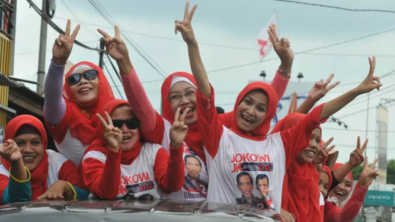 Ibu-ibu simpatisan pendukung Jokowi-JK