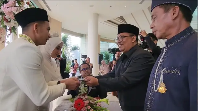 Rizki DA menikahi Hersa Rahayu Julianti